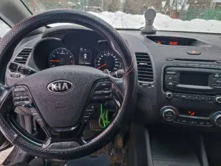 Kia Cerato 2017 года, 149 л.с., VIN: XWEFX417BHC001161. Автомобиль КИА YD, 2017 г.в. Находится в залоге банка ВТБ (ПАО). Имеет дефекты по кузову, дефектовка отсутствует.