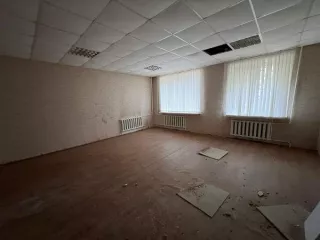 Объект аренды, площадь 61,9 кв. м., номер на поэтажном плане: 3-7,   адрес (местонахождение) объекта: 360003, Кабардино-Балкарская Республика, г. Нальчик, ул. Тарчокова, д. 54Г, помещение 11292-"А" Требуется текущий ремонт 
Общая площадь: 61.9 
Расположение в пределах объекта недвижимости (этажа…