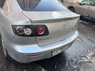 Mazda 3 2007 года, 105 л.с., пробег 185000 км, АКПП. VIN: JMZBK12Z581661686, госномер С318ЕН178.