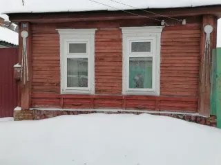 Нежилое здание площадью 34,8 кв.м. с кадастровым номером 32:30:0010411:155 и земельный участок под ним площадью 270,0 кв.м. из категории земель населенных пунктов с видом разрешенного использования – для индивидуального жилищного строительства, с кадастровым номером 32:30:0010411:52, расположенные…