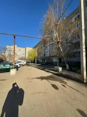 Квартира площадью 61,60 кв.м, кадастровый № 61:52:0030031:1337, находится в залоге. Адрес: Ростовская область, г. Каменск-Шахтинский, ул. Желябова, д. 48, кв. 23. Общая площадь 61.6. Ограничения и обременения: залог, арест наложенный судебным приставом-исполнителем. Расположение в пределах объекта…