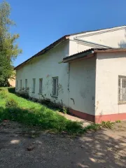 Здание поликлиники 161,1 кв.м с участком 800 кв.м, Смоленская область. Здание поликлиники, назначение: нежилое, площадь 161,1 кв. м, кадастровый номер 67:27:0011716:38, расположенное по адресу: Смоленская область, г. Смоленск, ул. Станционная, д. 2, с земельным участком площадью 800 кв. м с…