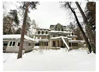 Земельные участки и жилые дома, Московская область. Земельный участок кад. №50:20:0010412:365, здание, жилой дом (права не оформлены), жилой дом кад. №50:20:0010410:1305.