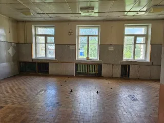 Нежилое здание 975,1 кв.м, земельный участок 2566 кв.м, Московская обл, Луховицы Продажа нежилого здания 975,1 кв.м. с земельным участком 2 566 кв.м. в м.о. Луховицы. Кадастровый номер: 50:35:0000000:3695. Общая площадь: 3541.1. Количество этажей: 2, в том числе подземных 0