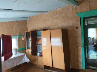 Доля здания 76.8 кв.м и участка 3703 кв.м Амурская область 1/5 доля здания, площадь 76.8 кв.м., назначение: жилое, количество этажей: 1, адрес (местонахождение): Россия, Амурская область, р-н Магдагачинский, с Черняево, ул Подгорная, д 20, кадастровый (условный) номер: 28:16:013901:1259. 1/5 доля…