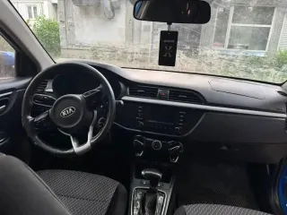 Kia Rio 2018 года, 99,6 лс, 149731 км, АКПП, легковой автомобиль, цвет – синий, VIN: Z94C251ABJR017610