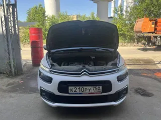 Citroen C4 Picasso 2017 год, VIN VF73A5GXAHJ593677. Цвет кузова белый. Объем двигателя 1598 см³, мощность 150 л.с. (110 кВт). Экологический класс пятый. Тип транспортного средства — легковой автомобиль. Оценить техническое состояние и комплектность можно при самостоятельном осмотре.