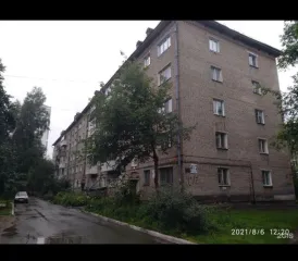 Квартира 42.4 кв.м, Новосибирская область, г. Новосибирск, р-н Калининский, ул. Танковая, д. 41/2, кв.50. Кадастровый номер: 54:35:042420:389. Вид ограничений и обременений: запрещение регистрации, ипотека в силу закона.