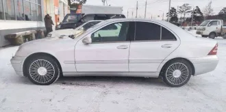 Mercedes-Benz C-Klass 2003 года, 163 лс, 269552 км, полный привод, АКПП. Автомобиль легковой, марка: Mercedes, модель: Benz C240, VIN: WDBRF81J93F416978, гос. рег. номер: О394МН03, год изготовления: 2003