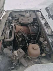 Автомобиль ВАЗ 21070, VIN Х7021070050044628, регистрационный знак У275ТМ54, тип ТС легковой седан, год выпуска 2005, цвет ярко белый, ПТС 54 МС 511691, СТС 99 03 179909. Полностью сгнивший правый порог. Четыре сгнивших поддонкратника. 50 процентов сгнившая правая сторона пассажира. Сгнившая задняя…