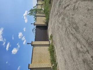 Земельный участок 800 кв.м, дом 548.5 кв.м, участок 1200 кв.м, Саратов. Жилой дом, площадь 548,5 кв.м., количество этажей: 3, в том числе подземных: 1, кадастровый № 64:48:040634:291, по адресу: г. Саратов, ул. Подлесная, 25Б. Земельный участок, площадью 1 200 кв. м., кадастровый номер…