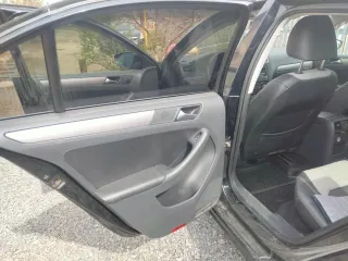 Volkswagen Jetta 2011 года выпуска, VIN — WVWZZZ16ZCM025617, цвет черный. Просмотр осуществляется по предварительной договоренности по телефону +79201200856 или электронной почте tikhomirova.arbitr@yandex.ru в рабочие дни. Имущество находится в залоге на основании договора залога №…