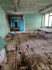 Бывшая школа 1669.2 кв.м, Липецкая область, Измалковский муниципальный округ, деревня Ясенок, улица Советская, дом 8. Имущественный комплекс состоит из: нежилого здания школы общей площадью 1439.3 кв.м, нежилого здания "гараж" общей площадью 103 кв.м, нежилого здания "котельная" общей площадью 127…