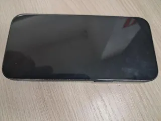 Мобильные телефоны iPhone 15 Pro, iPhone 15 Pro Max, Samsung Galaxy A 25 5G. 1. Мобильный телефон марки и модели «IPhone 15 Pro», заблокирован, зарядное устройство отсутствует; 2. Мобильный телефон «Samsung» черно-серебристого цвета. Разблокирован, на дисплее присутствует битый пиксель, зарядное…