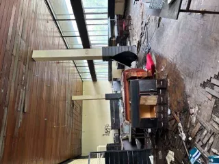 Недвижимое и движимое имущество - здание, назначение: нежилое (гостиница), кад номер: 50:60:0020103:58; здание, назначение: нежилое (проходная), кад номер: 50:60:0020103:55; помещение, назначение: нежилое (теплица), кад номер: 50:60:0020103:92; сооружение, назначение: нежилое (благоустройство с…