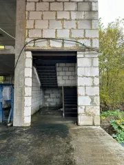 Объект незавершенного строительства (торгово-гостиничный комплекс), назначение: нежилое, площадь застройки 1302,7 кв. м., степень готовности 80%, кадастровый номер 77:17:0130304:1118, адрес: Российская Федерация, город Москва, вн. тер. Г. поселение Воскресенское, поселок Воскресенское, сооружение…