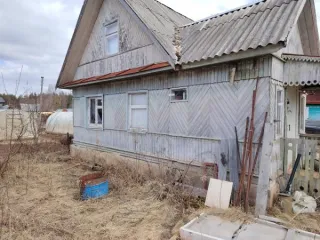 Земельный участок 858 кв.м, садовый дом 41,4 кв.м и баня 20,9 кв.м, Вологодская область, Бабаевский р-н, д. Пенек земельный участок площадью 858 кв.м, кадастровый номер 35:02:0305051:6, РНФИ П11370007407, с расположенными на нем объектами недвижимого имущества — нежилым 2-х этажным зданием -…