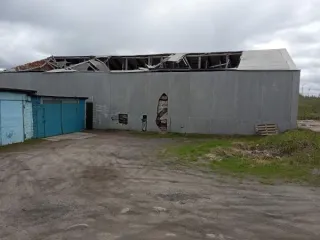 Склад СРС-ВС с кадастровым номером 51:23:0040002:24 площадью 133,7 кв.м, этажность 1, год постройки 1979, расположенный по адресу: Мурманская область, городской округ ЗАТО Александровск, населенный пункт Оленья Губа. Назначение здания: нежилое. Общая площадь: 133.7. Кадастровая стоимость…