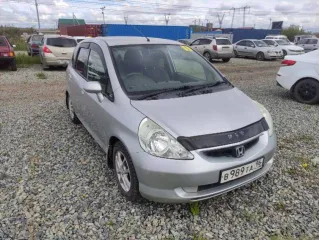 Honda Fit 2004 года, 86 л.с., пробег 300000 км, АКПП. Цвет серый. VIN отсутствует. ПТС 25ТО374964, госномер В989ТА96. Модель двигателя L13A, бензиновый, номер 1855928, мощность 86 л.с., объем 1339 куб. см. Номер кузова GD1-2033176. Экологический класс второй. Разрешенная максимальная масса 1275 кг…
