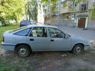 Opel Vectra 1991 года, 116 л.с. Марка: Opel, модель: Vectra. Цвет: серый. VIN: W0L000089P1037835, ПТС: 21 МР 708154, госномер: М171МН21. Тип двигателя: бензиновый, мощность: 115 л.с. (85 кВт), объем: 1998 куб. см. Разрешенная максимальная масса 1645 кг, масса без нагрузки 1130 кг.