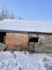 Доли зданий 483,2 кв.м и 565 кв.м, 1/3 доля участка 13878 кв.м Воронежская обл 1/3 доли на комплекс имущества, включающий в себя нежилое здание с кадастровым номером 36:27:0500018:30, общей площадью 483,2 кв.м, нежилое здание с кадастровым номером 36:27:0500018:33, общей площадью 565 кв.м…