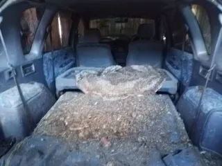 Toyota Ipsum 1997 года. Разукомплектованный легковой автомобиль, марка: Toyota, модель: Ipsum, год изготовления: 1997, VIN: отсутствует, г/н: к141ау04, кузов №: SXM107030163. Требуется ремонт мотора, не на ходу.