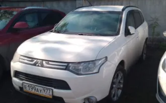 Mitsubishi Outlander 2014 Легковой автомобиль Mitsubishi Outlander, 2014 года выпуска, VIN Z8TXTGF2WDM042501.