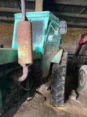 Трактор колесный Т-40 1990 года выпуска, государственный номер 8371ПТ60, заводской номер 357196, мощность двигателя 50 л.с. Местонахождение: Псковская обл., г. Пыталово, ул. Победы, д. 77а. Основание для реализации: постановление судебного пристава-исполнителя от 07.10.2025.