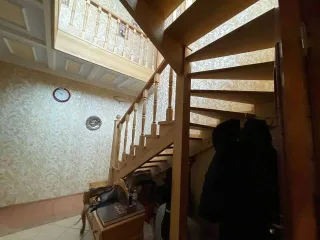Дом и здание, 403,3 и 110,5 кв.м, участок 2 500 кв.м, Московская область. Дом 403,3 кв.м, здание 110,5 кв.м и земельный участок 2 500 кв.м в Московской обл. Здание, кадастровый номер: 50:16:0104002:2686, назначение объекта недвижимости: жилое, адрес: Российская Федерация, Московская область…