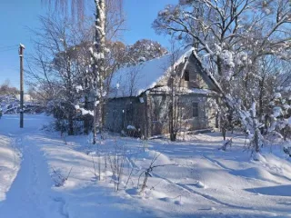 Здание 67,4 кв.м, Новгородская область, Маловишерский район. Здание, расположенное по адресу: Российская Федерация, Новгородская область, муниципальный округ Маловишерский, железнодорожная станция Гряды, улица Московская, дом 19, общей площадью 67,4 кв.м, с кадастровым номером 53:08:0070303:318…