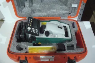 Электронный тахеометр Sokkia CX-52, 2017 год выпуска, серийный номер 95928. В комплекте: аккумулятор, насадка, кисточка, две инструкции, салфетка, памятка, пластиковый кейс. Состояние б/у. Имущество продается в том виде, в каком оно есть, возврату и обмену не подлежит. Продавец не несет…