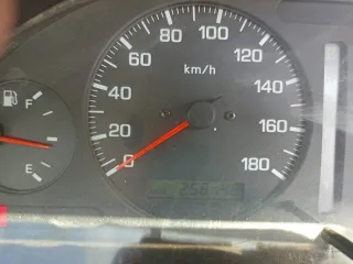 Nissan Cefiro 1997 года, 155 лс, 258148 км, АКПП. Транспортное средство, 1997 года выпуска, цвет белый (светло-серый). Заводится, на ходу. После аварии. Перед надо переваривать, и усиливать. Ест масло. Все пороги и арки переваривать, дно тоже гнилое, стойки, стаканы под замену. Коробка передач…