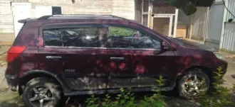 Geely MK Cross 2013 года, 94 л.с., пробег 135357 км. Кузов темно-вишневый. VIN: X9W215701D0011559. Объем двигателя 1498 см³. Легковой автомобиль.