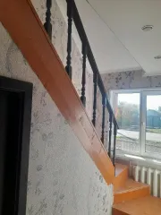 Жилой дом 151.3 кв.м с земельным участком 672 кв.м Оренбургская область Здание жилой дом с мансардой, общей площадью 151,30 кв.м. с земельным участком общей площадью 672,0 кв.м. Жилой дом, площадь 151,3 кв. м., кадастровый номер 56:24:1001007:265, с земельным участком площадью 672 кв.м…
