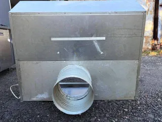 Вытяжной пристенный зонт 1200x800x400 мм. Является бывшим в употреблении имуществом, могут иметься скрытые недостатки.