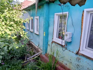 Доля дома 58,5 м² и участка 3000 м² в Курской области. 1/2 доля жилого дома, площадь 58,5 кв.м., назначение: Жилое помещение, количество этажей: 1, адрес (местонахождение): Россия, обл Курская, р-н Железногорский, с/с Михайловский, Ратманово, дом 39, кадастровый номер: 46:06:120901:263. Находится в…