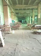 Мебельная фабрика 41 131 м² Навашино: нежилое здание цеха мебели и деревоотделочного цеха площадью 10 214,6 м² по адресу Нижегородская область, гор. Навашино, ул. Проезжая, здание 4/36, кадастровый номер 52:37:0600006:49 на земельном участке площадью 7 624 м², земельный участок 4/17, кадастровый…