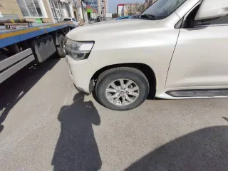 Toyota Land Cruiser 200, 2019 г.в., 249 л.с., 260000 км, полный привод, АКПП, VIN JTMCV05J904274063, гн. Х999СВ86. Автомобиль имеет сколы, вмятины, царапины, повреждения лакокрасочного покрытия и другие дефекты, КЛЮЧИ ОТСУТСТВУЮТ, ДВС не запускался, диагностика технического состояния не проводилась.