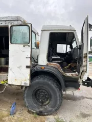 Камаз 4310, 1992 г.в., г/н В185ЕС 89, VIN КАБ43100031867556. Согласно акта осмотра, автомобиль не заводится, отсутствует АКБ, не работает КПП.