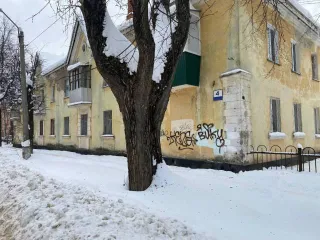 1/6 доли комнаты 9.3 кв.м, г.Глазов, Удмуртия 1/6 доля комнаты в Удмуртии еще 1/6 доля комнаты в Удмуртии еще Комната, назначение: жилое, 2 Этаж, общая площадь 9,3 кв. м., адрес объекта: Удмуртская Республика, г. Глазов, ул. Дзержинского, д. № 4, кв. 7, комн. № 1. Кадастровый номер…