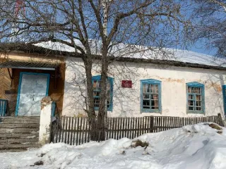 Нежилое здание 273,7 кв.м с участком 4 865 кв.м, г. Бакал, Челябинская область. Здание, назначение: нежилое, площадь 273,7 кв.м., расположенное по адресу: Челябинская область, Саткинский район, г.Бакал, ул. Кутузовых, д.40, кадастровый номер 74:18:1010012:22, с земельным участком, площадь: 4 865+/-…