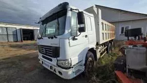 Автосамосвал Камаз 55111, г.в. 2001, грн Е492ВУ 75RUS. Состояние крайнее "условно пригодное", близкое к "удовлетворительному". Требует проведения обслуживания и ремонта отдельных систем и агрегатов. Внешний вид удовлетворительный. Грузовой самосвал (разукомплектован - рама, металлолом) Камаз 5511…
