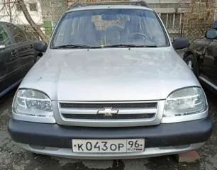Chevrolet Niva, серебристый, 2008, 120 246 км, 1.7 МТ  79,6 л. с. , бензин, полный, VIN X9L21230080209973, универсал, в рабочем состоянии, сквозная коррозия на порогах и днище кузова, сколы и потертости кузова, износ покрышек, аккумулятор разряжен, СТС и ПТС отсутствуют, г. Екатеринбург…