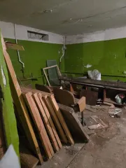 Нежилое помещение 104.7 кв.м, Брянская область, г. Брянск, ул. Бурова, д. 2Б, кадастровый номер 32:28:0015202:737, этаж подвальный.