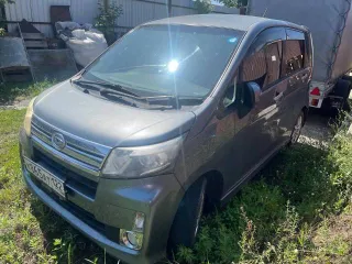 Daihatsu Move 2013, серый, хэтчбек. Год выпуска 2013, VIN LA100S-1045574, пробег 214390 км, госномер К865АТ122. Техническое состояние: повреждения на переднем бампере.