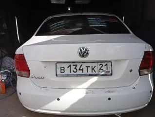 Volkswagen Polo 2011 года, седан, белый. VIN: ХW8ZZZ61ZСG036322, ПТС: 21 РО 645026, госномер: В134ТК21. Мощность 77 л.с. (105 кВт), объем двигателя 1598 куб. см. Бампер поврежден (пояснение должника: наезд на бордюр). Имеется повсеместная коррозия металла и ржавчина. Сколы и трещины лакокрасочного…