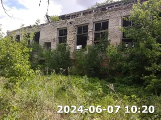 Земельный участок площадью 5707 кв. м, кадастровый номер 34:27:160105:1756 с расположенными на нем объектами недвижимого имущества: административное здание – цех пластмасс общей площадью 1203,1 кв. м, кадастровый номер 34:27:160105:956 и склад общей площадью 40,7 кв. м, кадастровый номер…