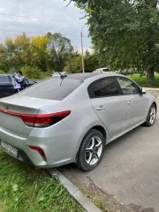 Kia Rio 2019 года, 123 л.с., пробег 215069 км, автоматическая коробка передач. VIN: Z94C241BBKR130835.