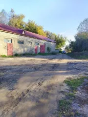Склад, гараж 1987, земельный участок 239 кв.м, Республика Мордовия склад, гараж и земельный участок склад, гараж, назначение: нежилое, площадь 136,8 кв.м., кадастровый номер 13:12:0305001:378, год завершения строительства 1987, расположенный по адресу: Российская Федерация, Республика Мордовия…