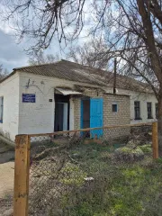 Нежилые здания и земельный участок, с. Ачикулак, Ставропольский край, общая площадь 462,2 кв. м. Нежилые здания с кадастровыми номерами 26:22:070713:302, 26:22:070713:301, 26:22:070713:300, 26:22:070713:222, 26:22:070713:298 и земельный участок с кадастровым номером 26:22:070713:13, комплекс…